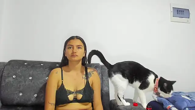 Snapshot of Mayte_sexy chatting on October 15, 2025, 1:22 pm Mayte sexy online show from October 15, 2025, 1:22 pm