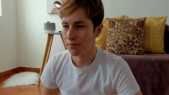 cuddlingbunny online show from February 18, 2025, 6:04 pm