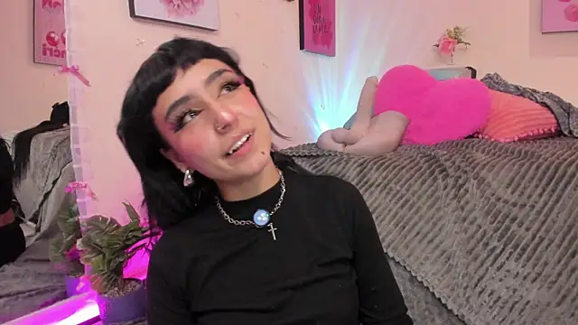 Snapshot of MaveParks_ chatting on January 9, 2026, 12:08 pm MaveParks online show from January 9, 2026, 12:08 pm