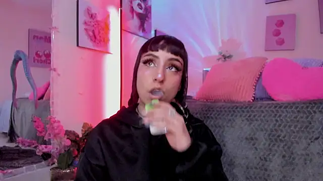 Snapshot of MaveParks_ chatting on February 26, 2026, 12:15 pm MaveParks online show from February 26, 2026, 12:15 pm