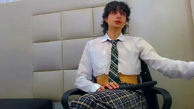 Sr BonnyEthan online show from February 12, 2026, 12:44 pm