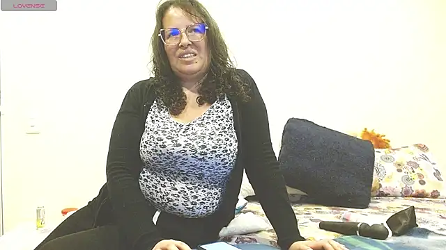 honeyhot paty online show from March 15, 2025, 9:49 pm