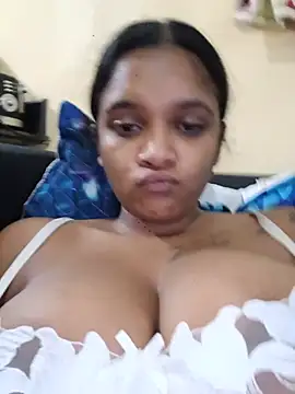 Snapshot of Indianqueen03 chatting on June 1, 2026, 6:20 pm Indianqueen03 online show from June 1, 2026, 6:20 pm