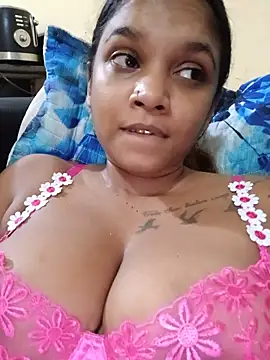 Snapshot of Indianqueen03 chatting on June 3, 2026, 5:18 pm Indianqueen03 online show from June 3, 2026, 5:18 pm
