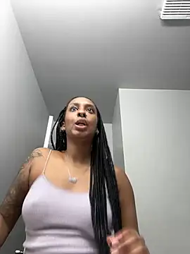 Your Paris online show from February 15, 2025, 8:33 pm