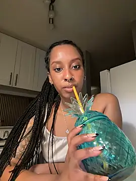 Your Paris online show from February 25, 2025, 3:31 am