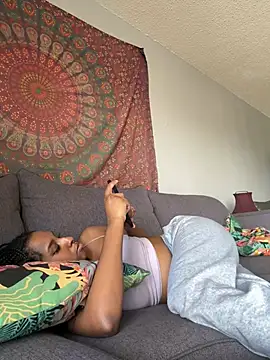 Your Paris online show from March 1, 2025, 9:26 pm