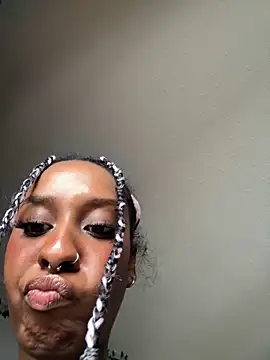 Your Paris online show from March 15, 2025, 10:11 pm