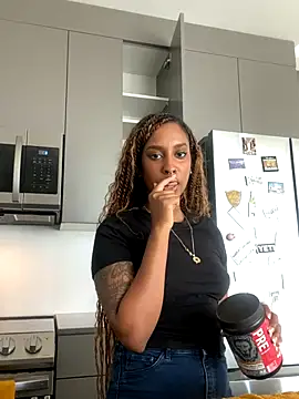 Your Paris online show from September 10, 2025, 5:24 pm