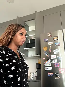 Your Paris online show from September 18, 2025, 3:14 pm