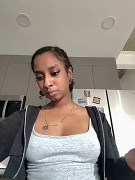 Your Paris online show from November 24, 2025, 5:45 pm