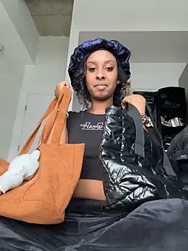 Your Paris online show from February 22, 2026, 6:39 pm