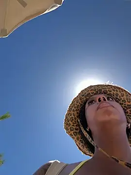 Your Paris online show from April 18, 2026, 4:00 pm