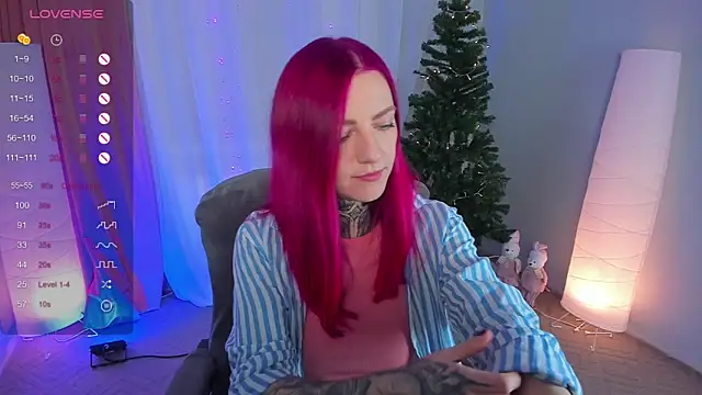 Snapshot of Roxy_____ chatting on January 2, 2025, 8:35 pm Roxy online show from January 2, 2025, 8:35 pm