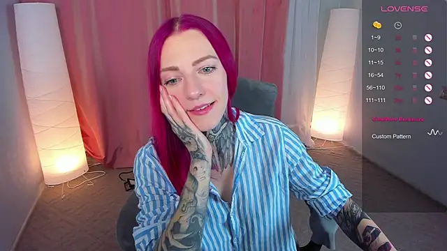 Snapshot of Roxy_____ chatting on January 20, 2025, 2:32 am Roxy online show from January 20, 2025, 2:32 am