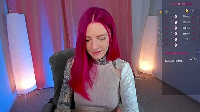 Snapshot of Roxy_____ chatting on February 6, 2025, 6:35 pm Roxy online show from February 6, 2025, 6:35 pm