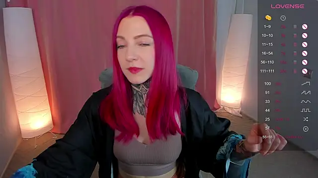 Snapshot of Roxy_____ chatting on February 8, 2025, 8:32 pm Roxy online show from February 8, 2025, 8:32 pm