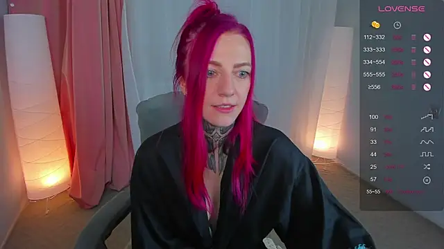 Snapshot of Roxy_____ chatting on February 28, 2025, 11:34 pm Roxy online show from February 28, 2025, 11:34 pm