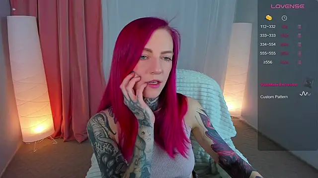 Snapshot of Roxy_____ chatting on March 16, 2025, 5:28 pm Roxy online show from March 16, 2025, 5:28 pm