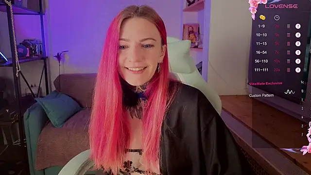 Snapshot of Roxy_____ chatting on November 18, 2025, 5:56 am Roxy online show from November 18, 2025, 5:56 am