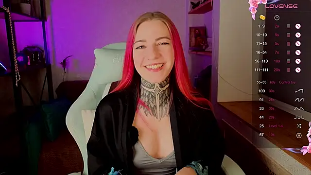 Snapshot of Roxy_____ chatting on November 25, 2025, 6:13 am Roxy online show from November 25, 2025, 6:13 am