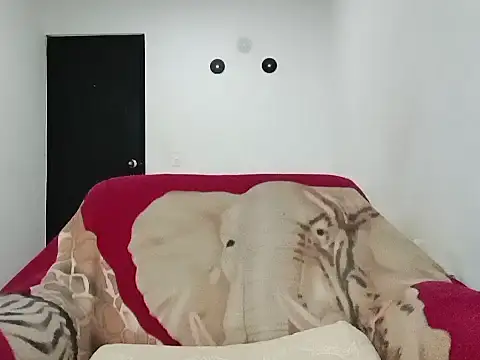 lucydreamm online show from March 19, 2025, 2:05 am