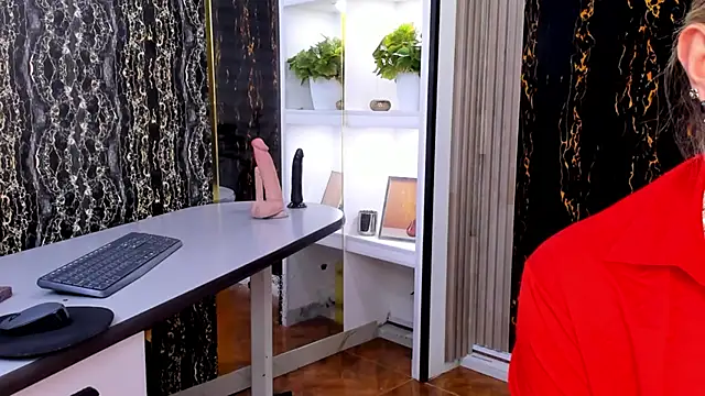 MissEscarleth online show from January 14, 2025, 7:48 am