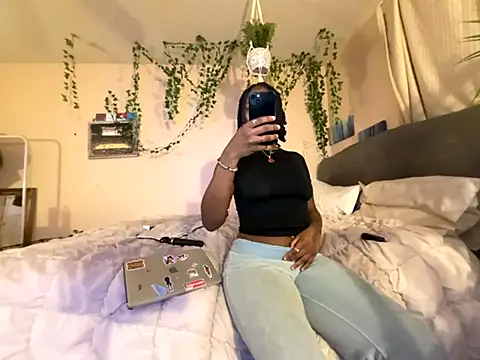 magicalc00ch online show from November 5, 2025, 12:43 am