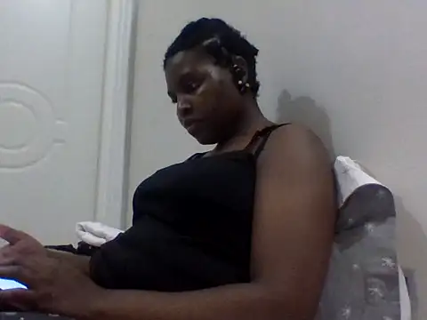 queenzuena online show from July 29, 2026, 7:23 pm