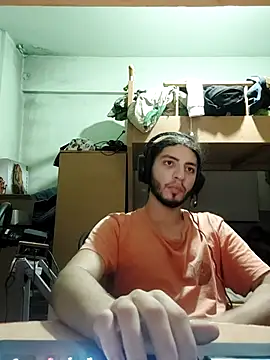 Snapshot of kleineid77 chatting on October 28, 2025, 10:01 pm kleineid77 online show from October 28, 2025, 10:01 pm