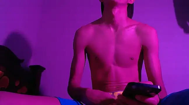 isaaclatino online show from December 7, 2024, 10:56 am