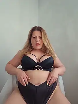Snapshot of KarlyGray10 chatting on May 27, 2026, 5:04 am KarlyGray10 online show from May 27, 2026, 5:04 am