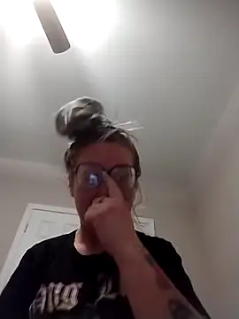 xWhoreAbleX Pika online show from November 1, 2025, 3:14 pm