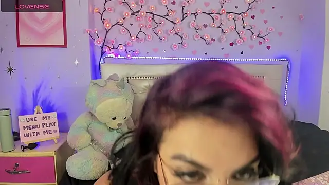 Xtattoedgirl online show from May 17, 2026, 1:47 am