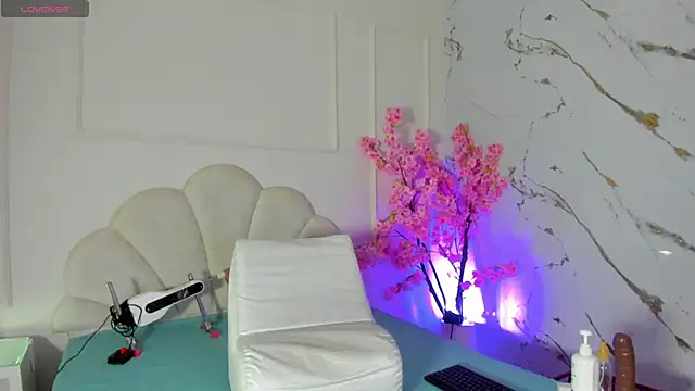 Snapshot of Amykord chatting on October 9, 2025, 11:30 am Amykord online show from October 9, 2025, 11:30 am