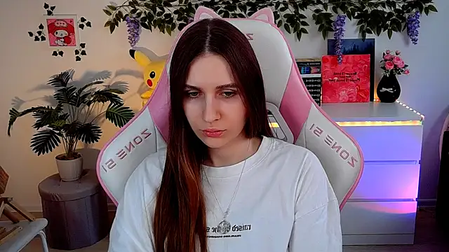 AliceCharmy online show from April 11, 2026, 1:48 pm