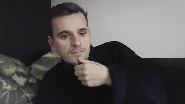 Huge cock22cm online show from February 20, 2025, 7:01 am