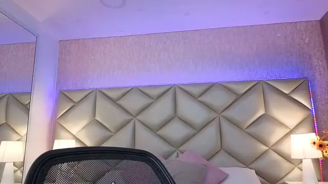 Brenda Garcia online show from September 21, 2025, 12:07 pm