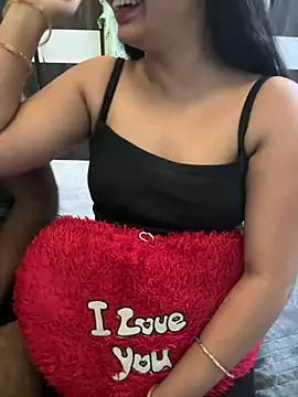 Snapshot of Magical-Couple-telugu chatting on December 7, 2024, 7:10 pm Magical-Couple-telugu online show from December 7, 2024, 7:10 pm