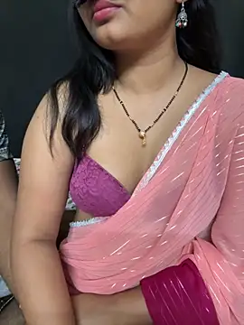 Snapshot of Magical-Couple-telugu chatting on September 27, 2025, 9:42 pm Magical-Couple-telugu online show from September 27, 2025, 9:42 pm