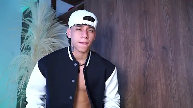 Josep Davies online show from November 21, 2025, 9:35 pm