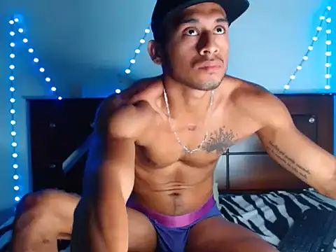 Snapshot of DanteSantoro chatting on December 6, 2024, 6:17 pm DanteSantoro online show from December 6, 2024, 6:17 pm