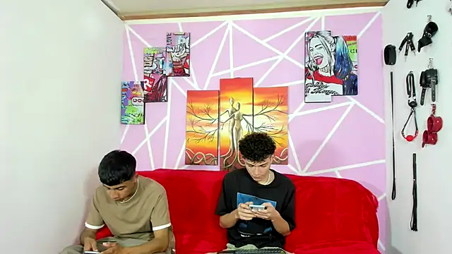 oliverhot2005 online show from January 10, 2025, 8:48 pm