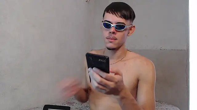 Snapshot of MicaelRian69 chatting on October 25, 2025, 2:13 pm MicaelRian69 online show from October 25, 2025, 2:13 pm