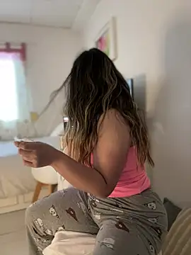 Snapshot of melanny10 chatting on January 19, 2025, 8:18 am melanny10 online show from January 19, 2025, 8:18 am