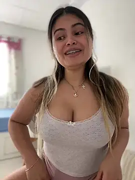 Snapshot of melanny10 chatting on March 2, 2025, 11:39 am melanny10 online show from March 2, 2025, 11:39 am