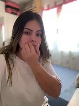 Snapshot of melanny10 chatting on March 15, 2025, 9:19 am melanny10 online show from March 15, 2025, 9:19 am