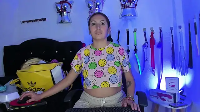 LucyStrike  online show from November 4, 2025, 10:42 pm