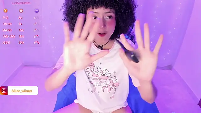 Alice winter  online show from March 17, 2025, 10:17 pm