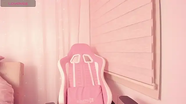 Alice winter  online show from April 14, 2026, 6:03 pm